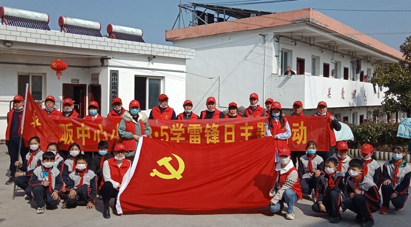 到敬老院志愿服务.jpg